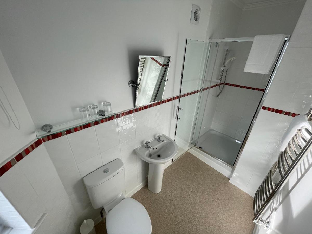 Colebrooke House Hotel Биър Екстериор снимка