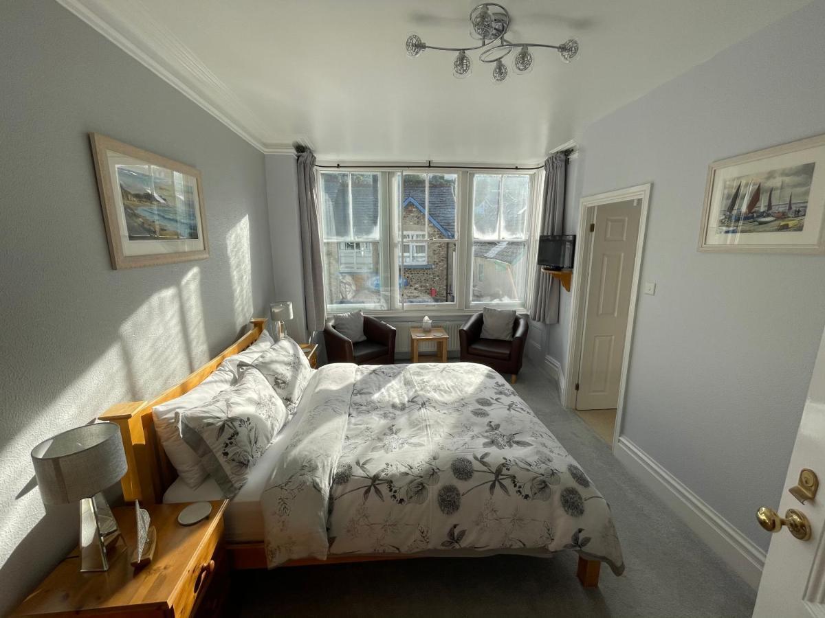 Colebrooke House Hotel Биър Екстериор снимка
